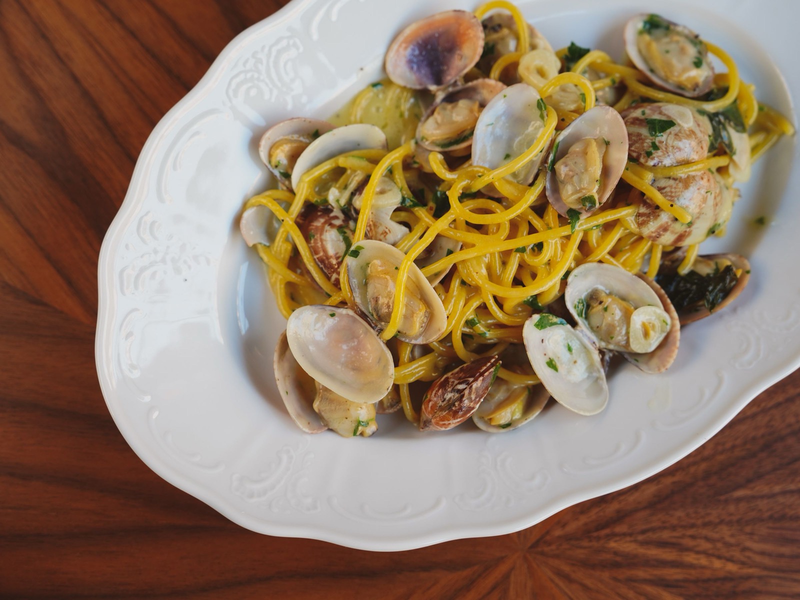 A plate of linguine with clams.
